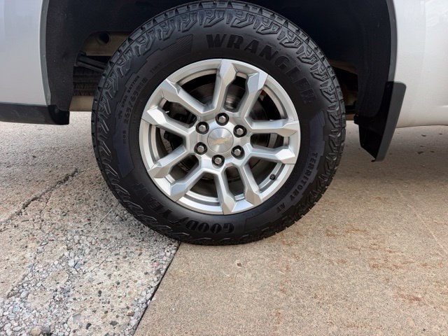 2022 Chevrolet Silverado 1500 LT - Photo 11