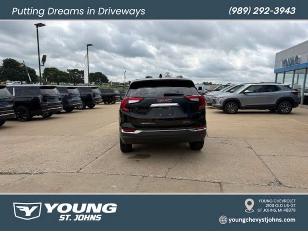 Used 2024 GMC Terrain SLT SUV