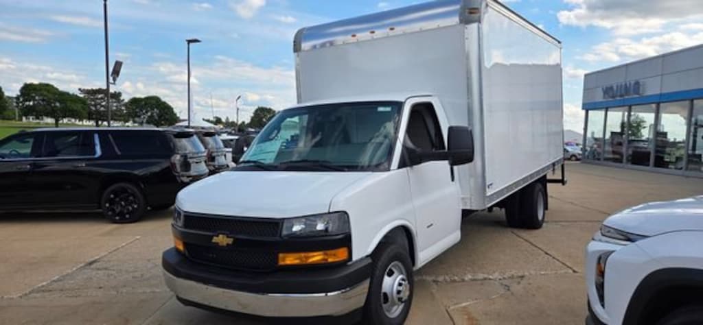 New 2026 Chevrolet Express Cutaway 3500 1WT Cutaway Van
