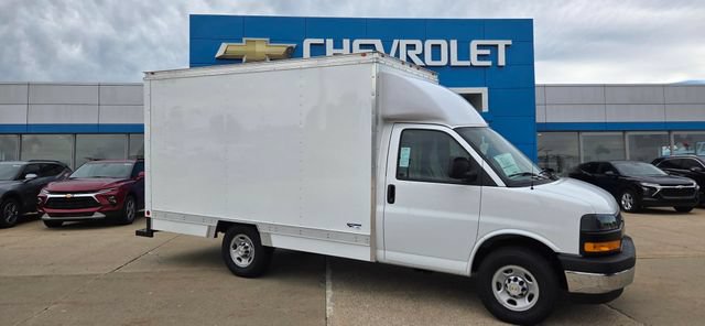 New 2026 Chevrolet Express Cutaway 3500 1WT Cutaway Van