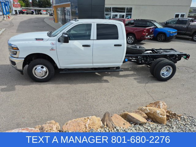 New 2026 Ram 3500 Chassis Cab TRADESMAN CREW 4X4 60' CA Pickup
