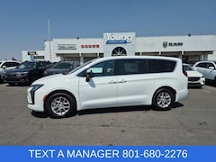 2027 Chrysler Pacifica SELECT Passenger Van