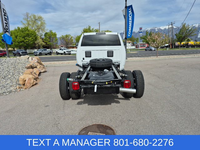 New 2026 Ram 3500 Chassis Cab TRADESMAN CREW 4X4 60' CA Pickup