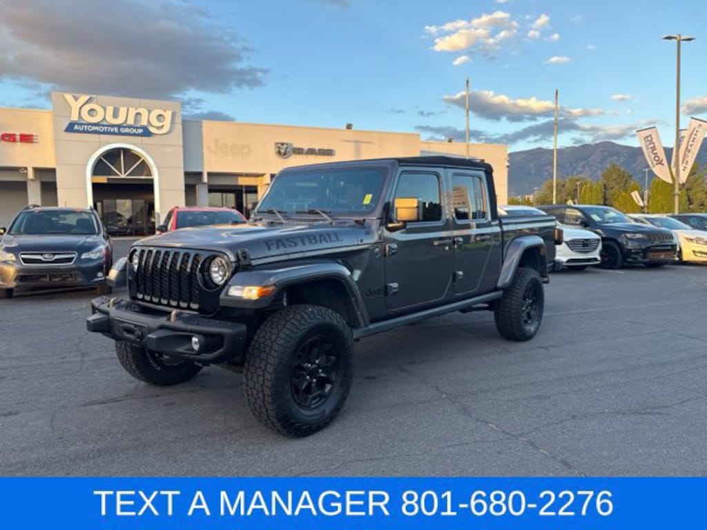 Used 2023 Jeep Gladiator Willys Truck Crew Cab