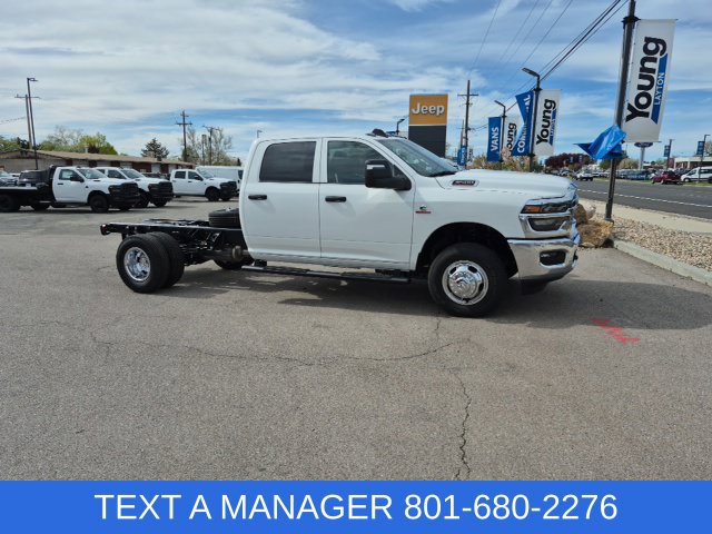 New 2026 Ram 3500 Chassis Cab TRADESMAN CREW 4X4 60' CA Pickup