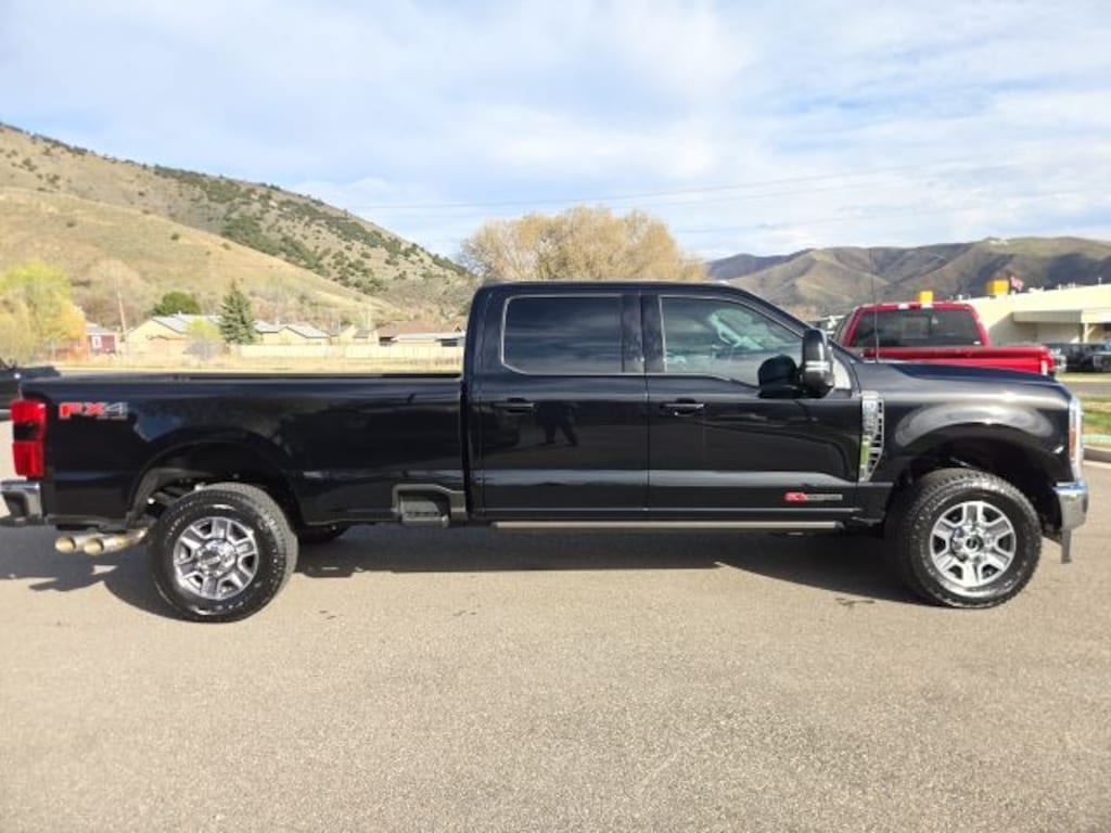 New 2026 Ford F-350 Lariat Truck Crew Cab