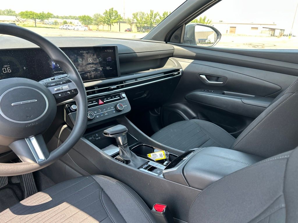 2025 Hyundai Santa Cruz SE - Photo 24