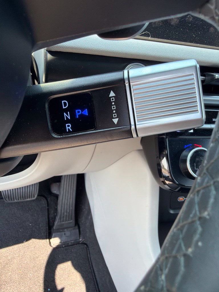 2025 Hyundai Tucson Limited - Photo 16