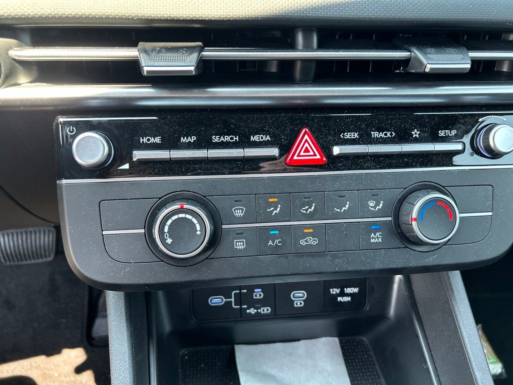 2025 Hyundai Santa Cruz SE - Photo 17