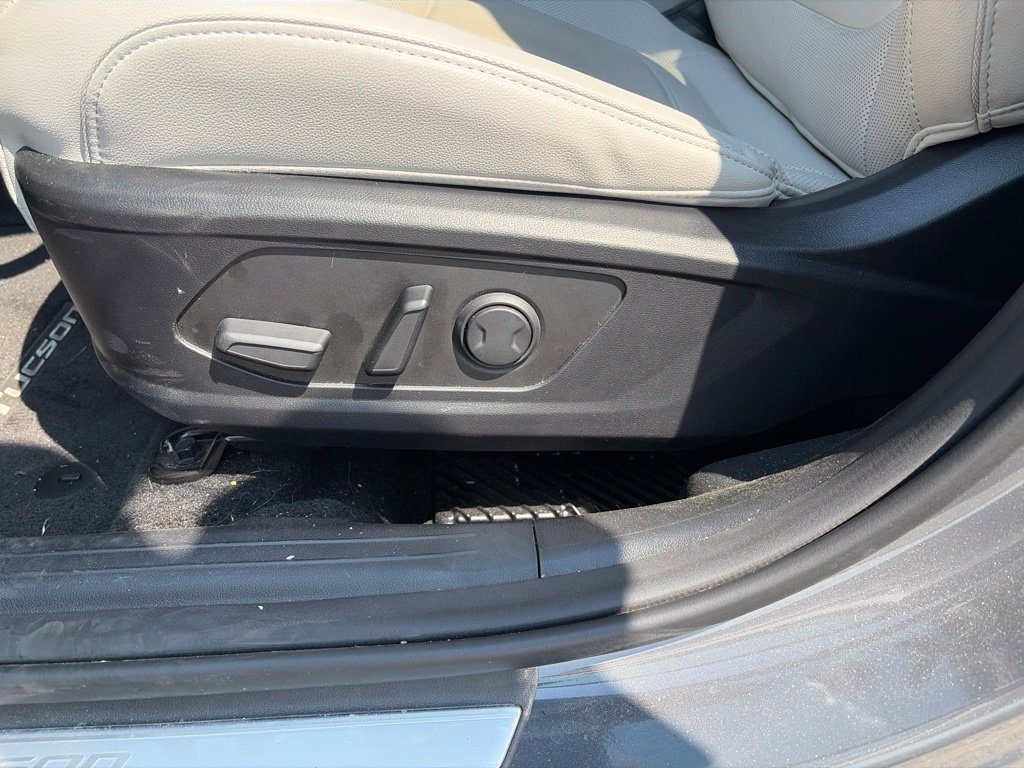 2025 Hyundai Tucson Limited - Photo 11
