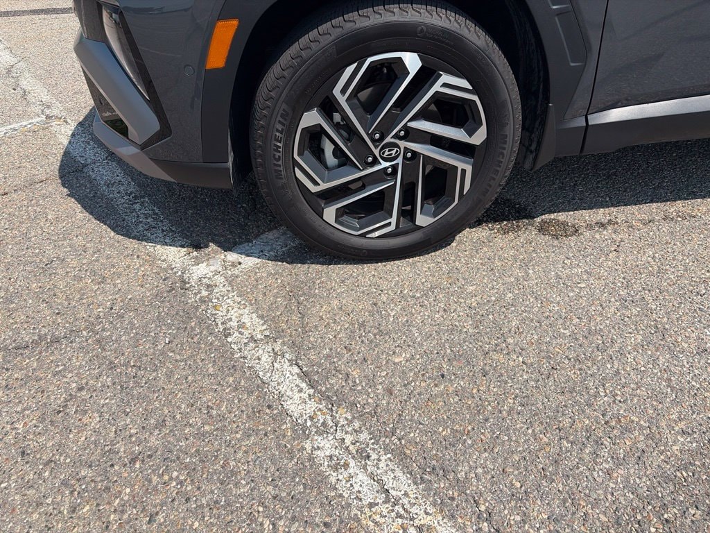 2025 Hyundai Tucson Limited - Photo 9