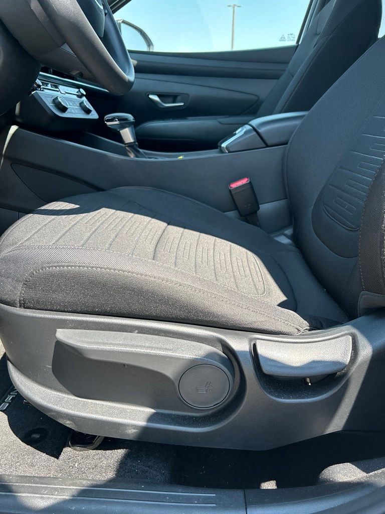 2025 Hyundai Santa Cruz SE - Photo 10