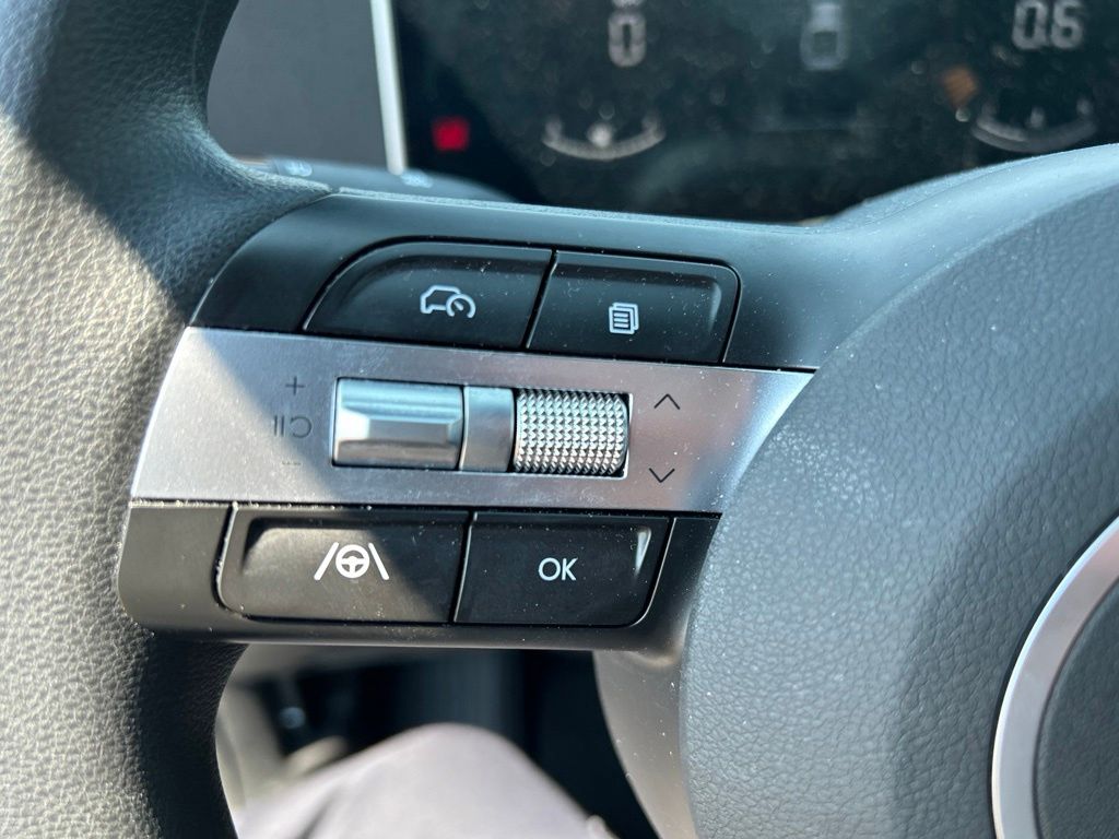 2025 Hyundai Santa Cruz SE - Photo 13
