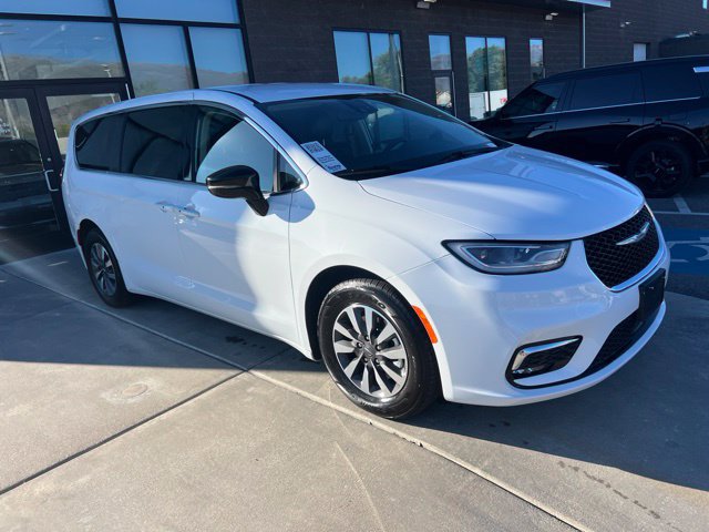 2024 Chrysler Pacifica Hybrid