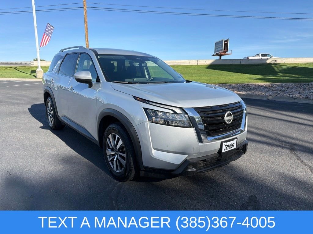 Used 2025 Nissan Pathfinder SL SUV