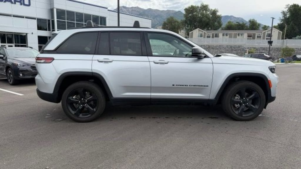 Used 2024 Jeep Grand Cherokee Altitude X SUV