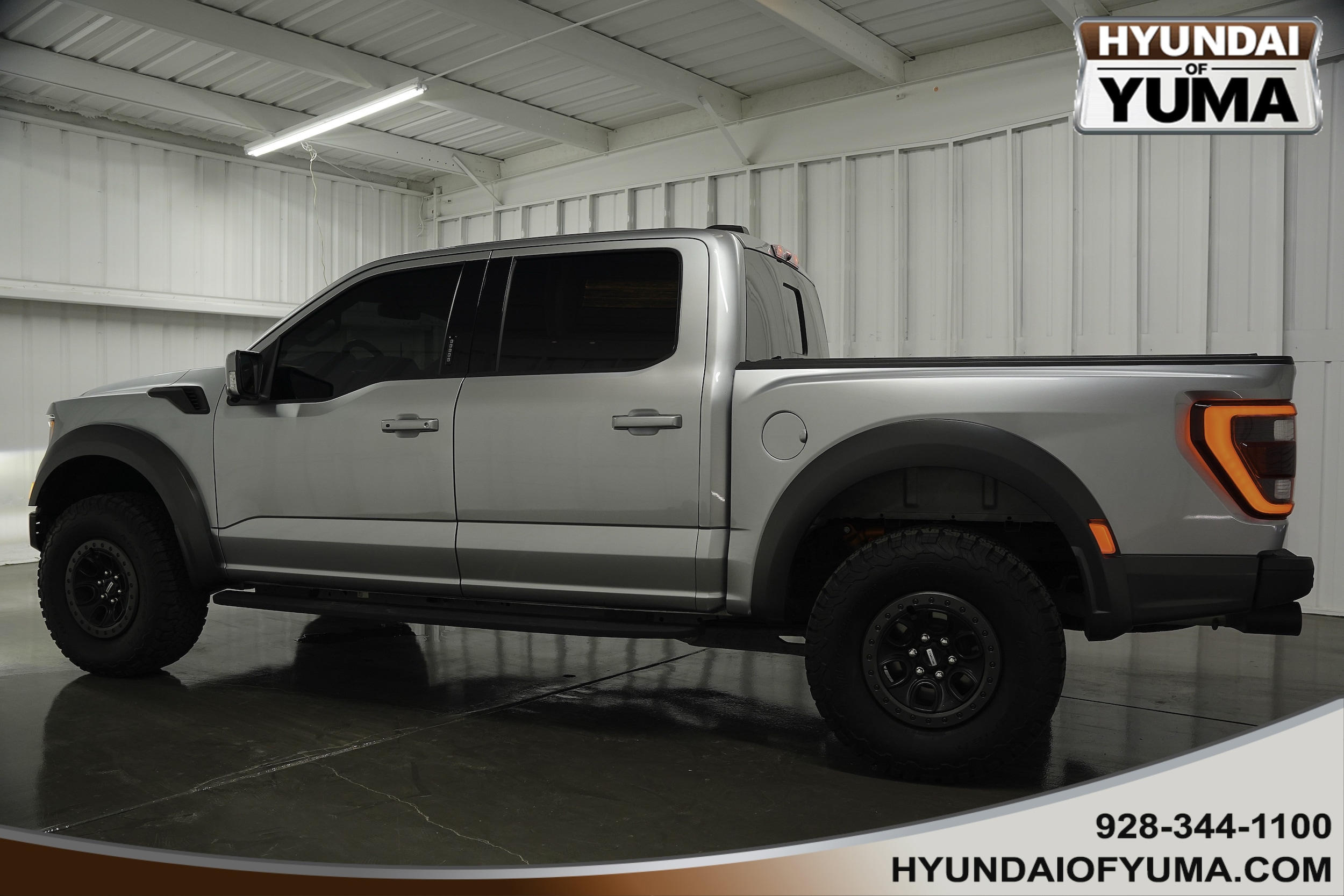 2023 Ford F-150 Raptor - Photo 2