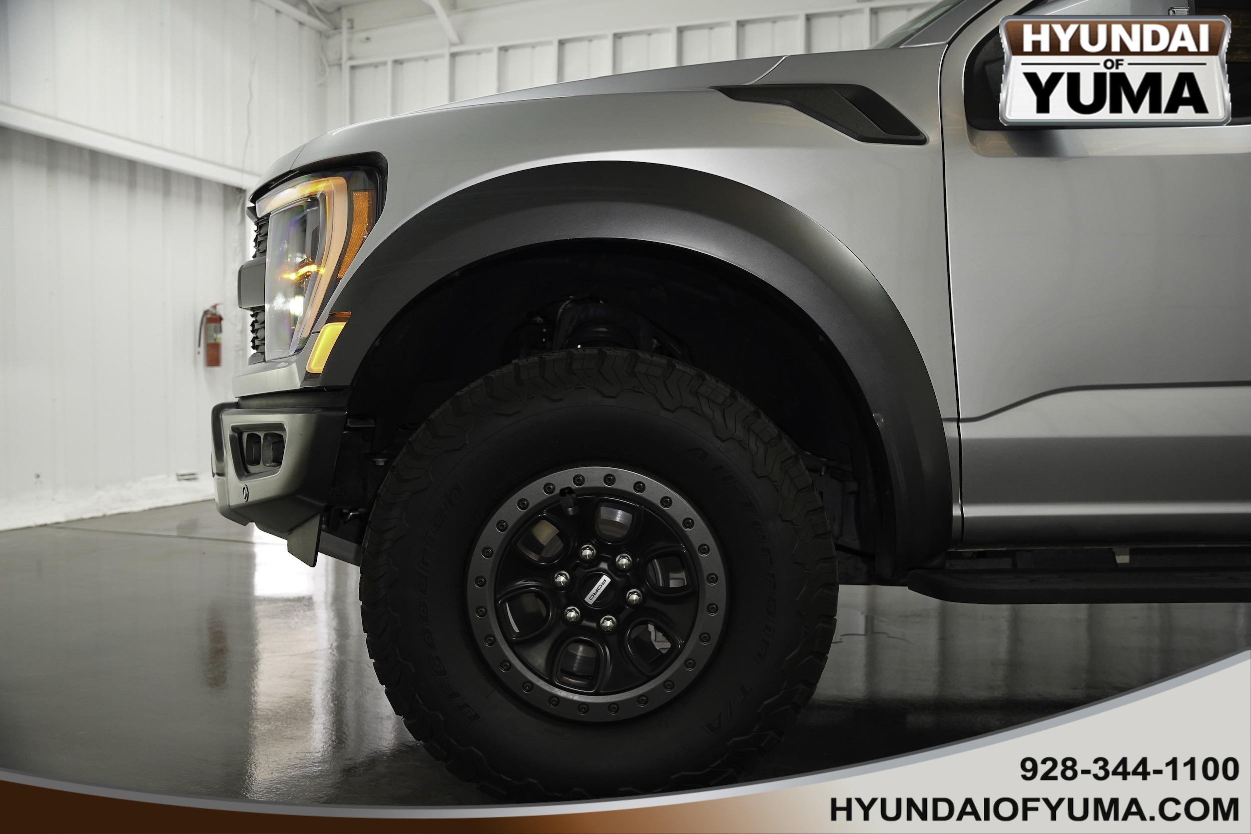 2023 Ford F-150 Raptor - Photo 8