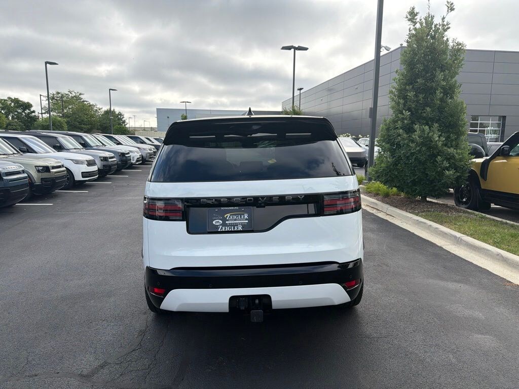 Used 2024 Land Rover Discovery Dynamic SE SUV