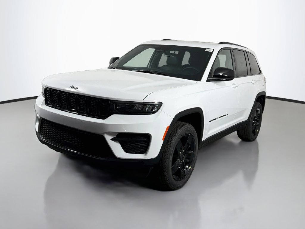 New 2027 Jeep Grand Cherokee Laredo SUV