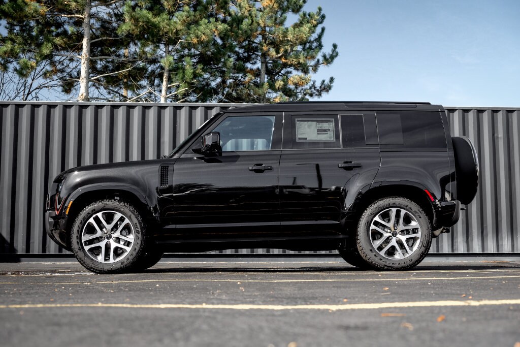 New 2026 Land Rover Defender 110 X-Dynamic SE SUV