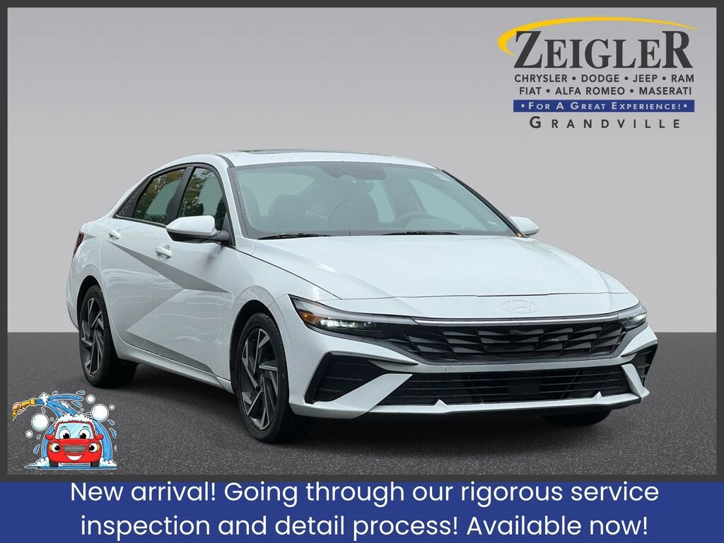 Used 2025 Hyundai Elantra SEL Convenience Sedan