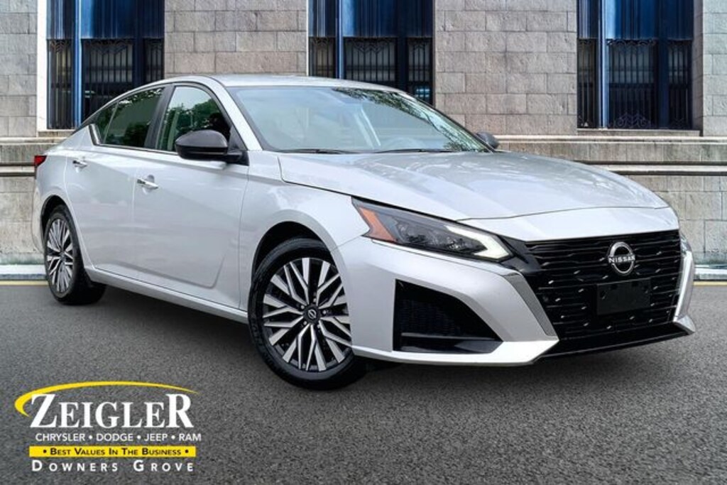 Used 2024 Nissan Altima 2.5 SV Sedan