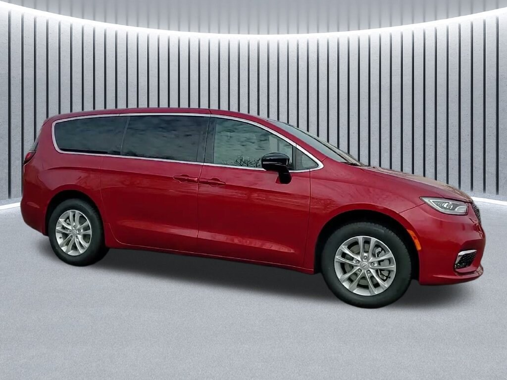 New 2026 Chrysler Pacifica Select Van Passenger Van