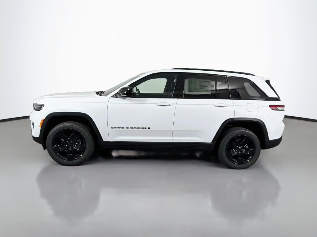 New 2027 Jeep Grand Cherokee Laredo SUV