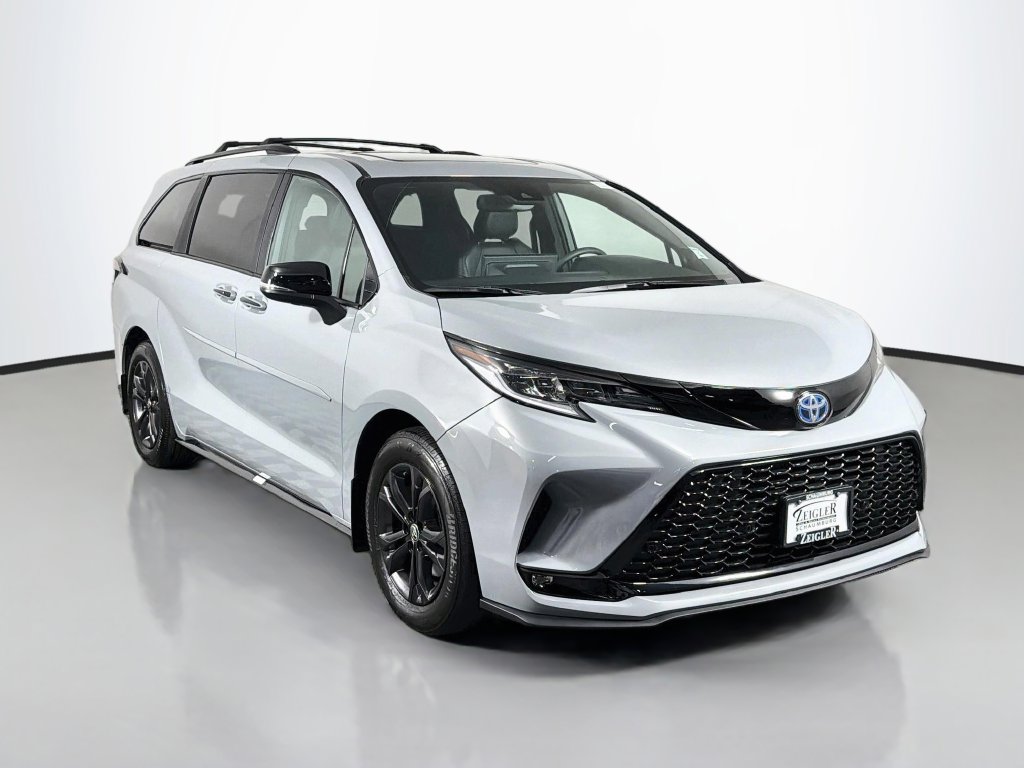 Used 2025 Toyota Sienna XSE Minivan/Van