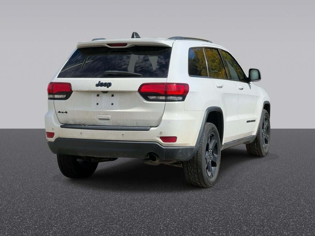 Used 2018 Jeep Grand Cherokee Laredo SUV