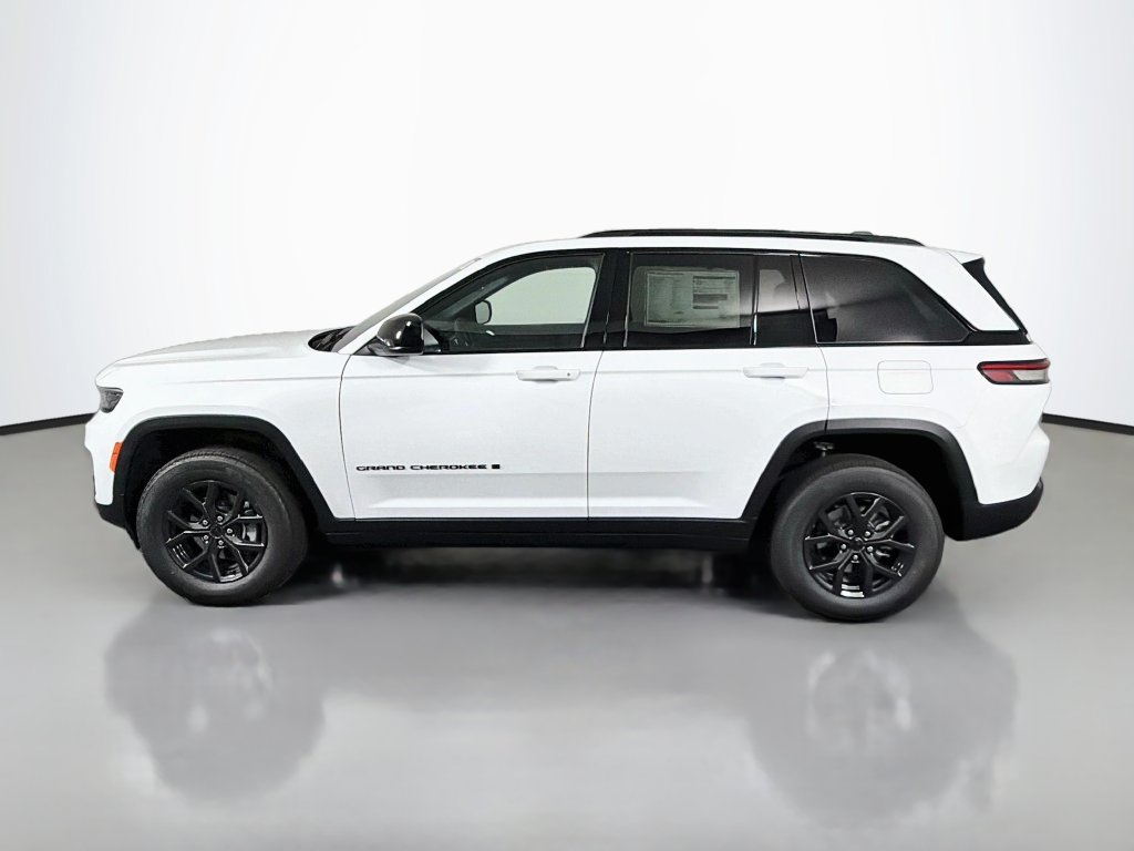 New 2027 Jeep Grand Cherokee Laredo SUV