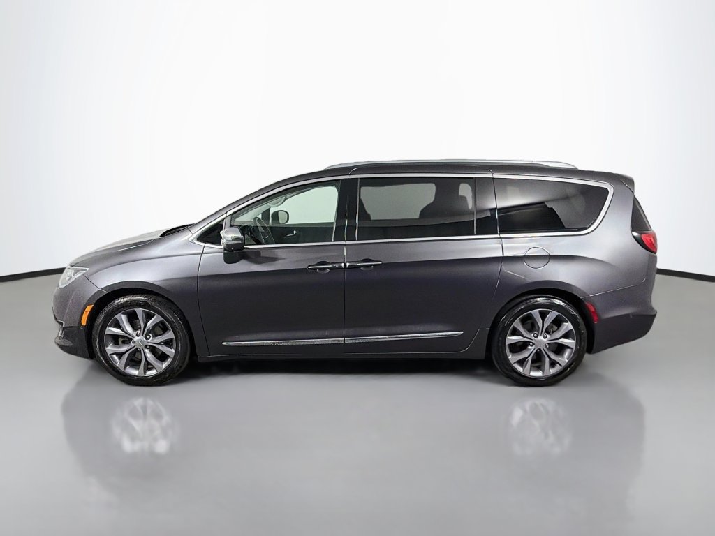 Used 2018 Chrysler Pacifica Limited Minivan/Van