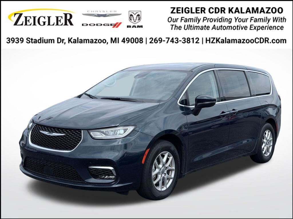 Certified 2025 Chrysler Pacifica Select Minivan/Van