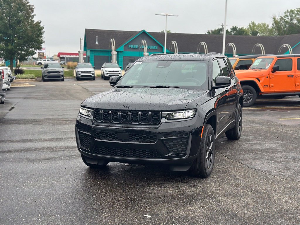 New 2027 Jeep Grand Cherokee Altitude SUV