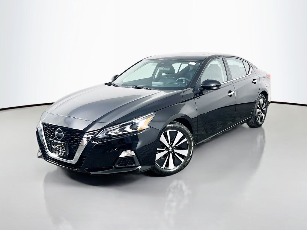 Used 2022 Nissan Altima 2.5 SV Sedan