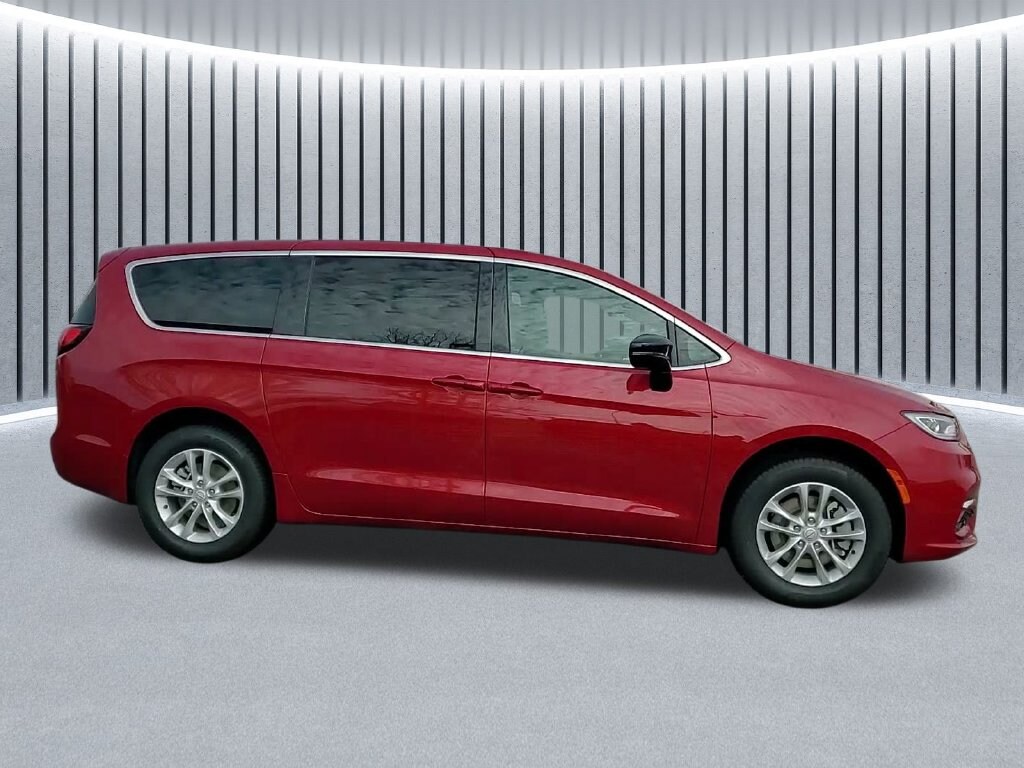 New 2026 Chrysler Pacifica Select Van Passenger Van