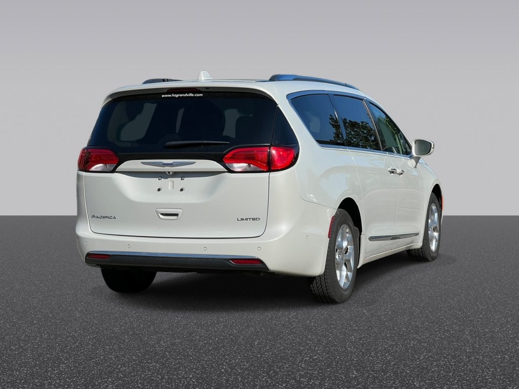 Used 2019 Chrysler Pacifica Limited Minivan/Van
