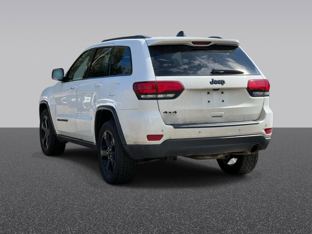 Used 2018 Jeep Grand Cherokee Laredo SUV