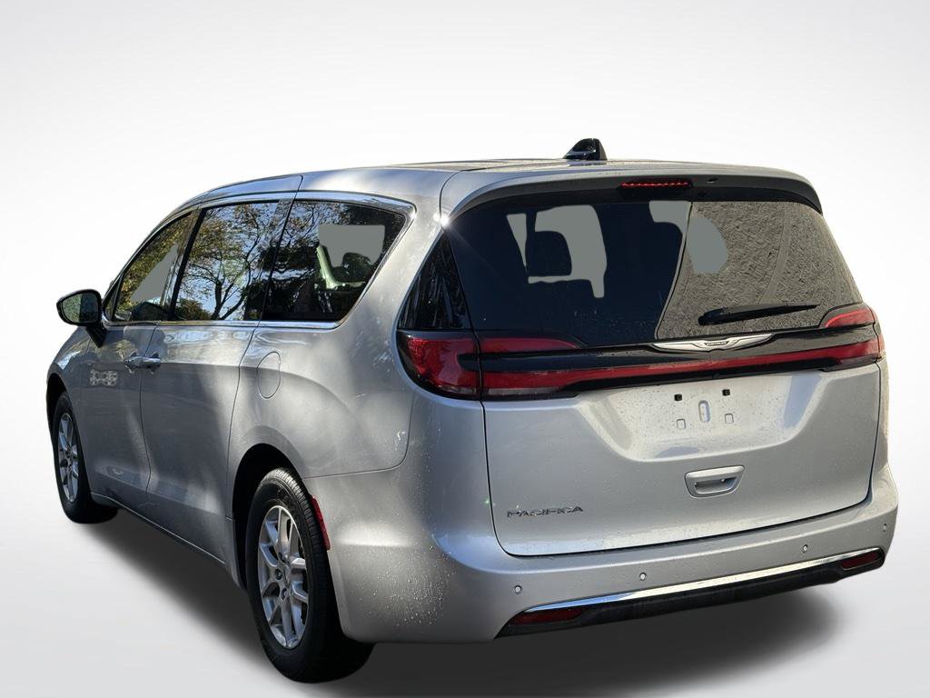Certified 2024 Chrysler Pacifica Touring L Minivan/Van