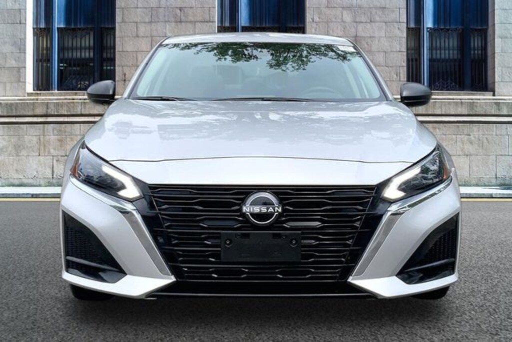 Used 2024 Nissan Altima 2.5 SV Sedan