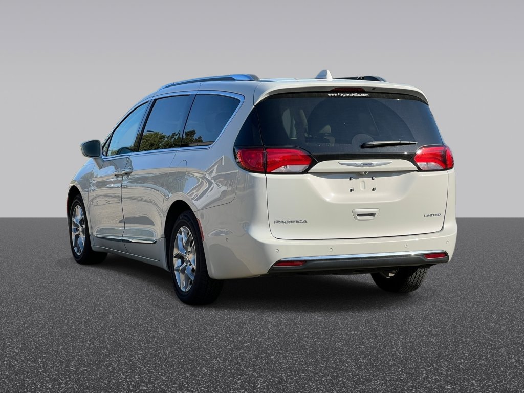 Used 2019 Chrysler Pacifica Limited Minivan/Van