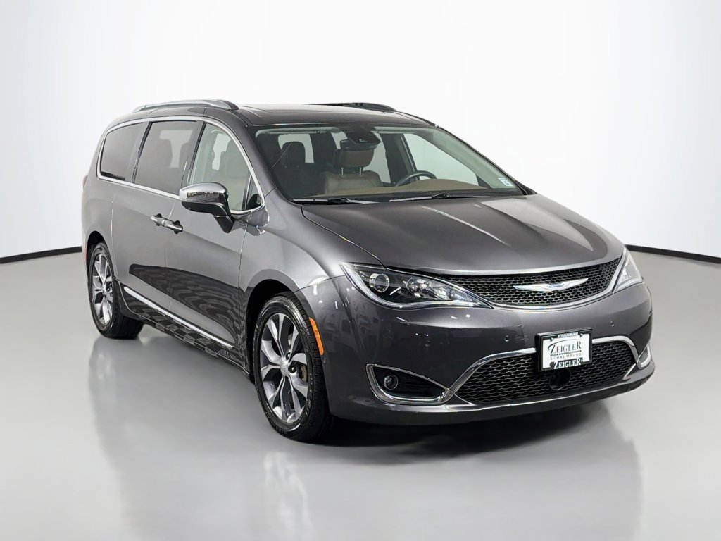 Used 2018 Chrysler Pacifica Limited Minivan/Van
