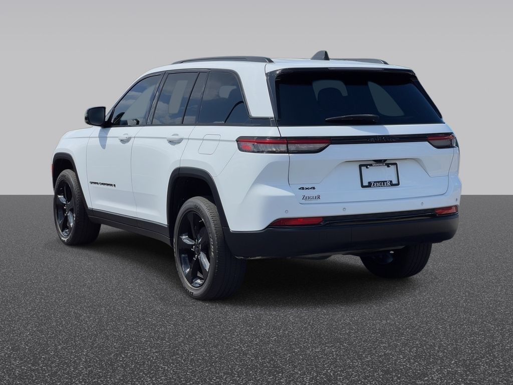 Used 2022 Jeep Grand Cherokee Altitude SUV
