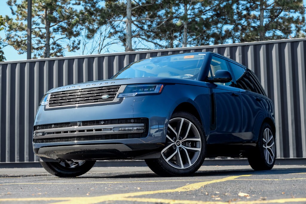 New 2027 Land Rover Range Rover P550e SE SUV