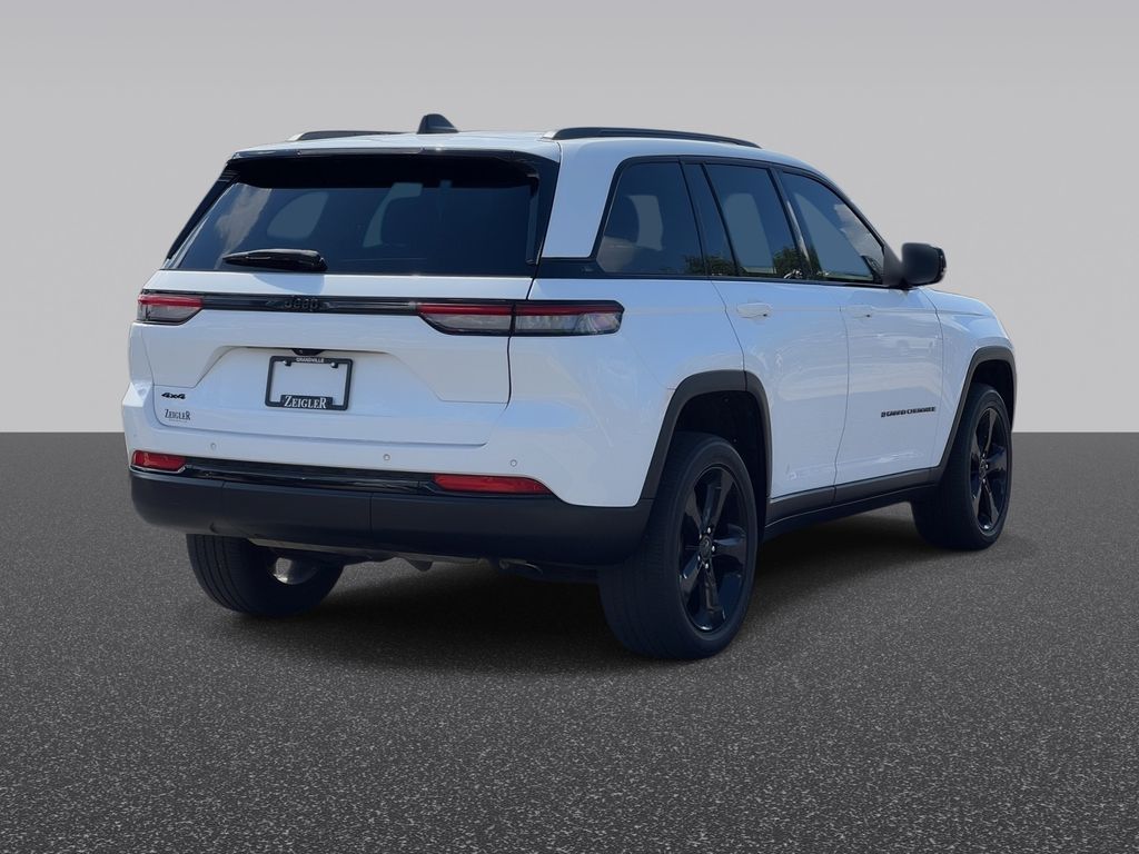 Used 2022 Jeep Grand Cherokee Altitude SUV