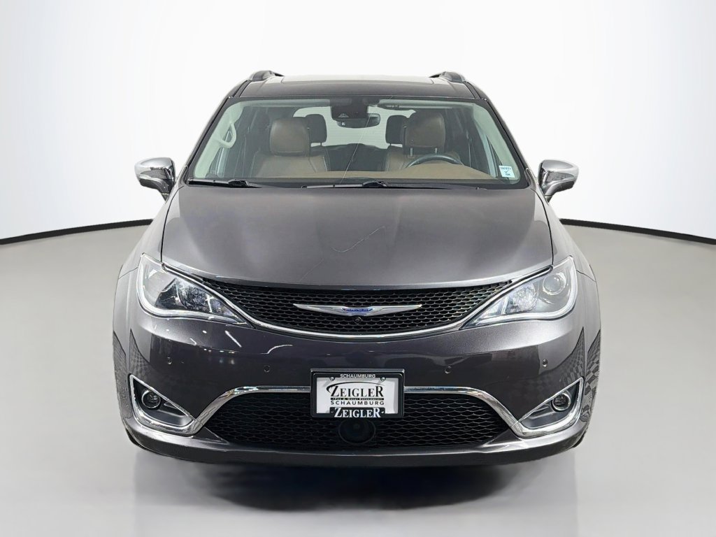 Used 2018 Chrysler Pacifica Limited Minivan/Van