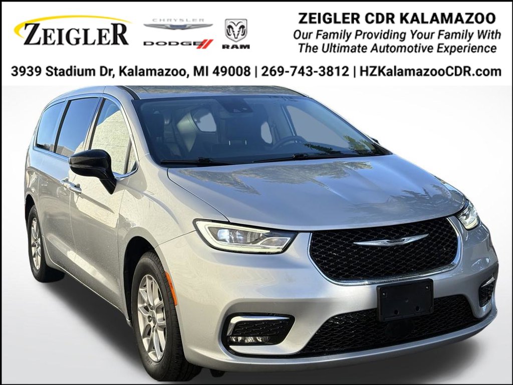 Certified 2024 Chrysler Pacifica Touring L Minivan/Van