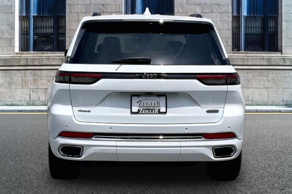 Used 2022 Jeep Grand Cherokee Overland SUV