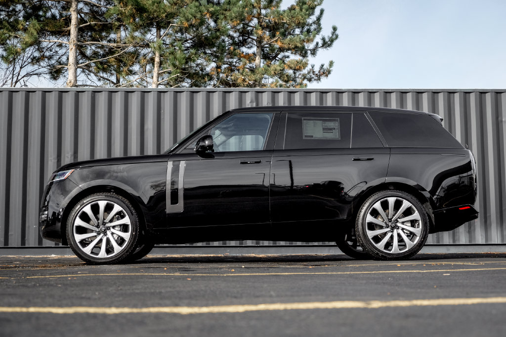 New 2027 Land Rover Range Rover SE SUV